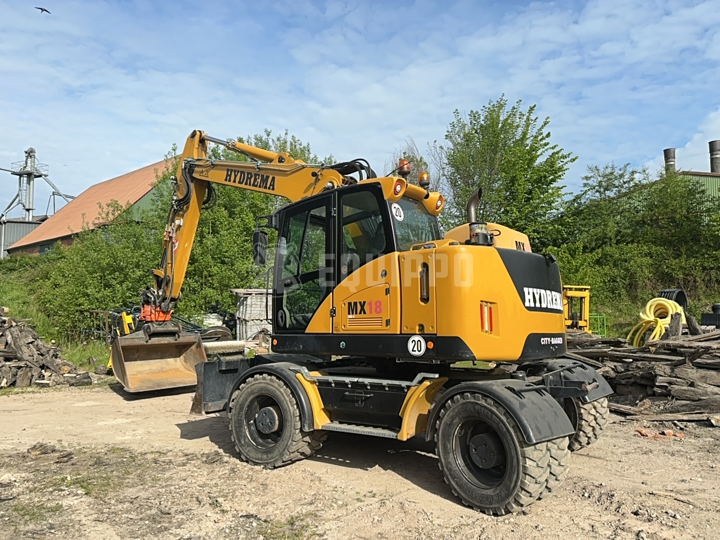 Hydrema RB15-MX18 con tiltrotator, acoplamiento rápido y cazo de excavadora - - Excavadora de ruedas Usada
