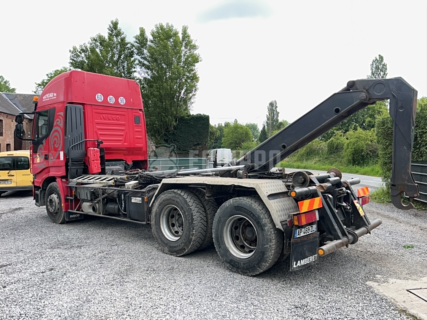 Iveco Rolloff  - - Camión Volquete Rodante Usada