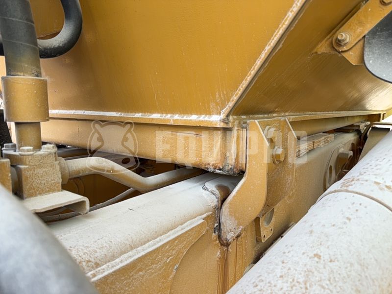 2004 Caterpillar 740-48011824