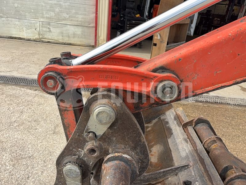 2011 KUBOTA U55-4-48551294