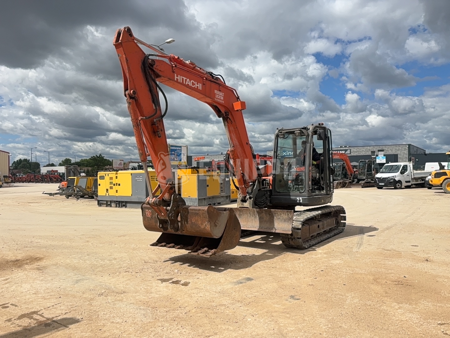 Hitachi ZX85USBLC-3 z 3 koparkami cazo - - Używany Midi Koparka 7t - 12t
