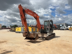 Hitachi ZX85USBLC-3 con 3 cazos de excavadora - - Midi Excavadora 7t - 12t Usada
