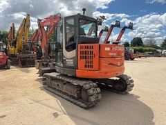 Hitachi ZX85USBLC-3 con 3 cazos de excavadora - - Midi Excavadora 7t - 12t Usada