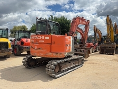 Hitachi ZX85USBLC-3 con 3 cazos de excavadora - - Midi Excavadora 7t - 12t Usada
