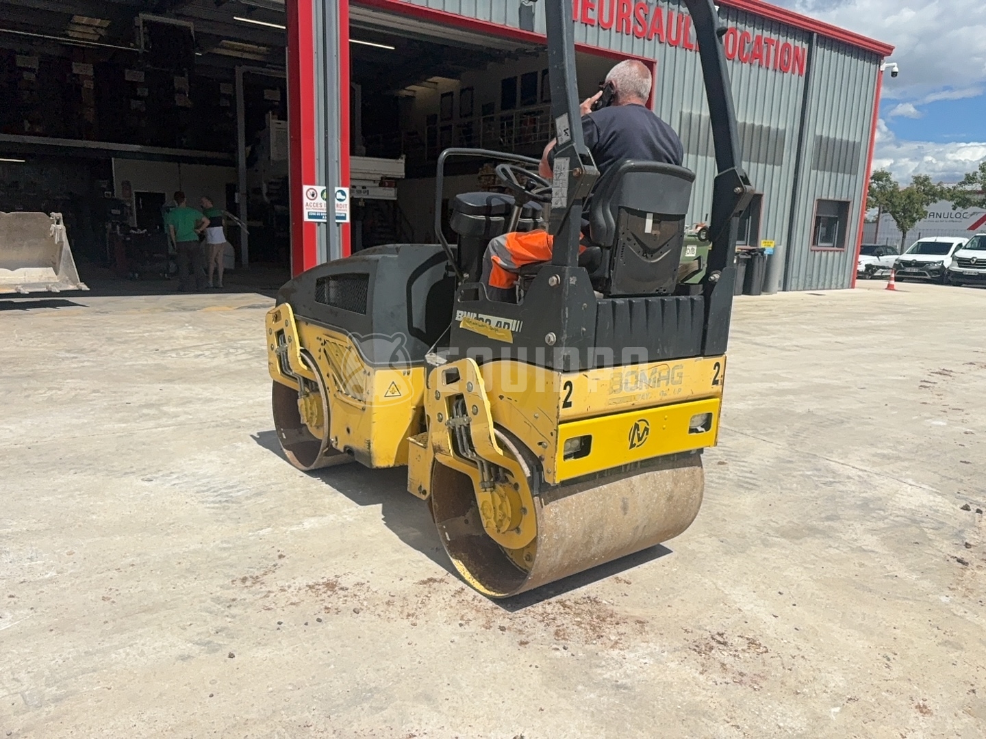 Bomag BW 100 AD-4  - - Rodillo Tándem Usada