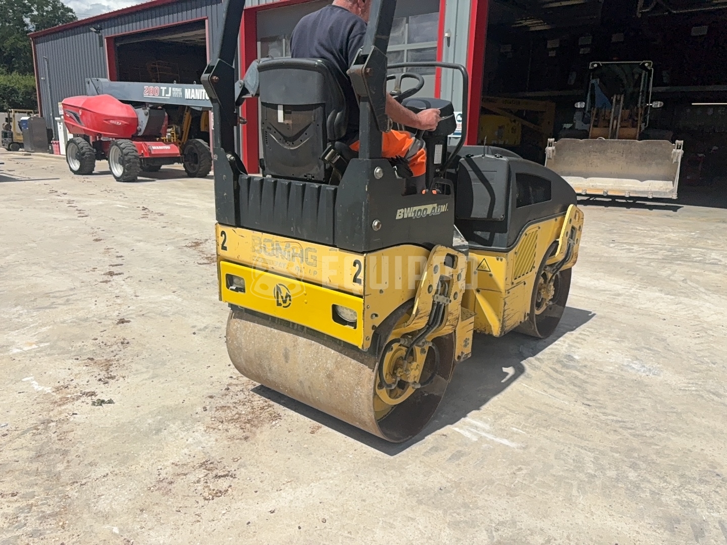 Bomag BW 100 AD-4  - - Rodillo Tándem Usada
