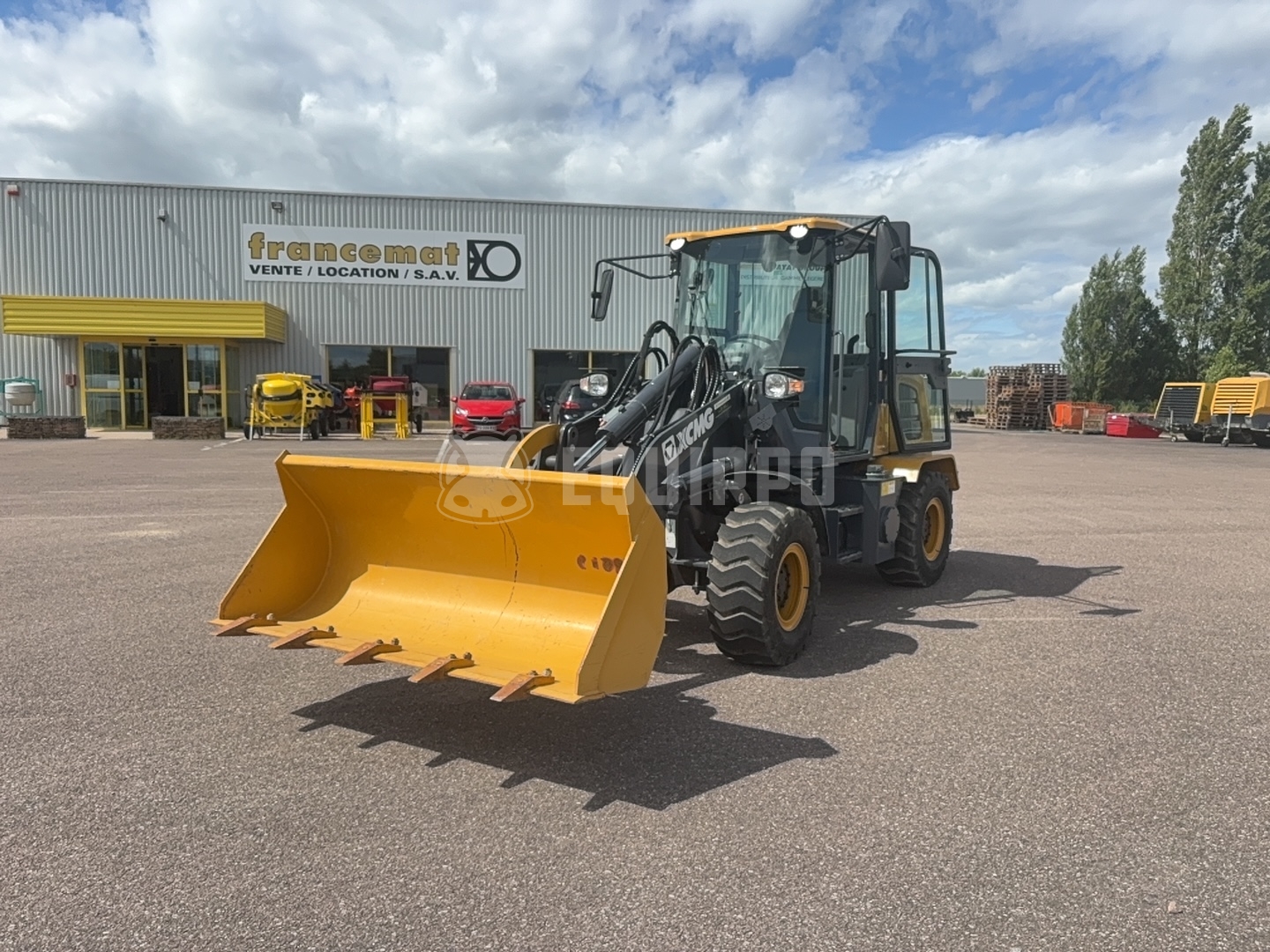 XCMG XC916E avec godet et fourches - - Chargeur sur Pneus d’Occasion