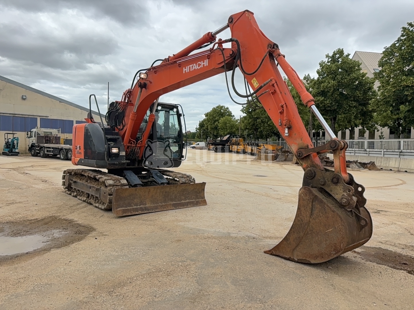 Pelle sur chenilles Hitachi ZX135US-5B (2014) — occasion, 4 406 h