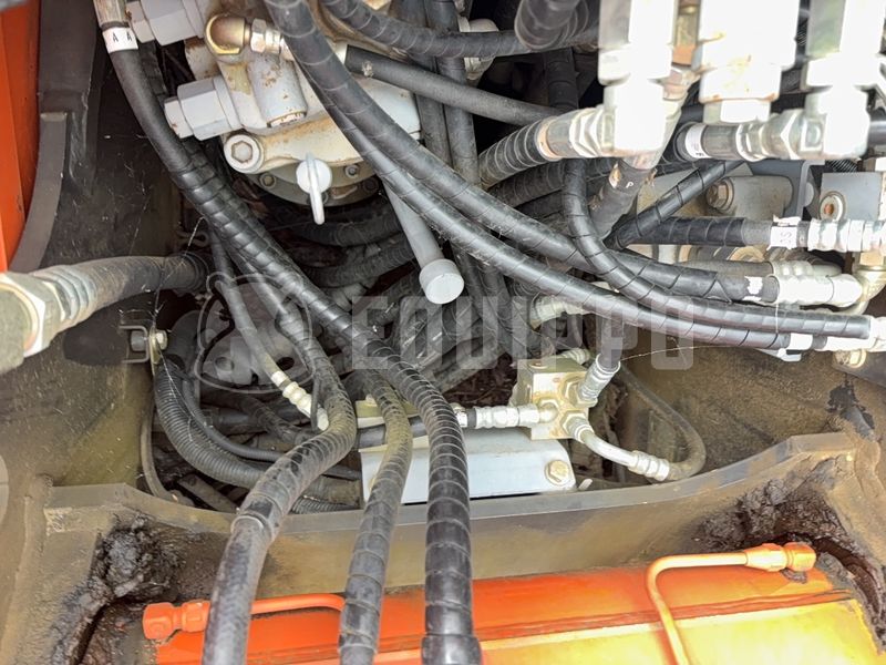 2014 Hitachi ZX135US-5B-48265309