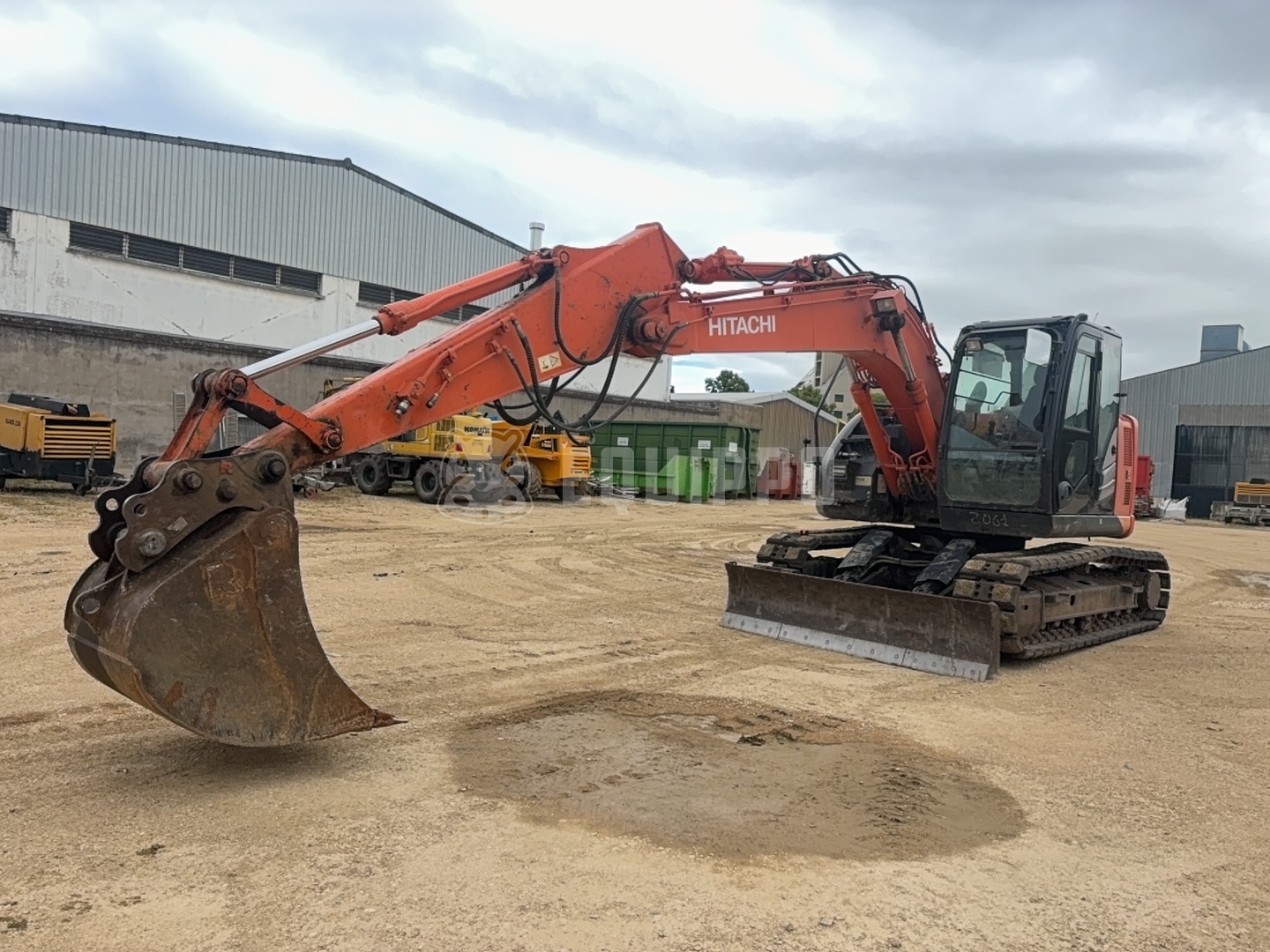 Hitachi ZX135US-5B  - - Pelle sur chenilles d’Occasion