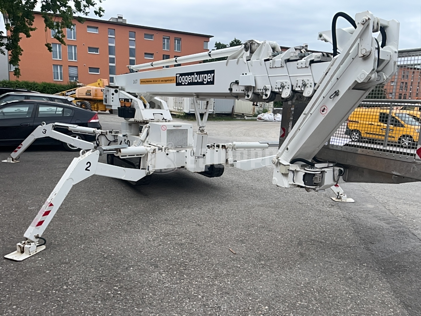 Teupen Leo 30 T (30m) - - Plataforma Araña Usada