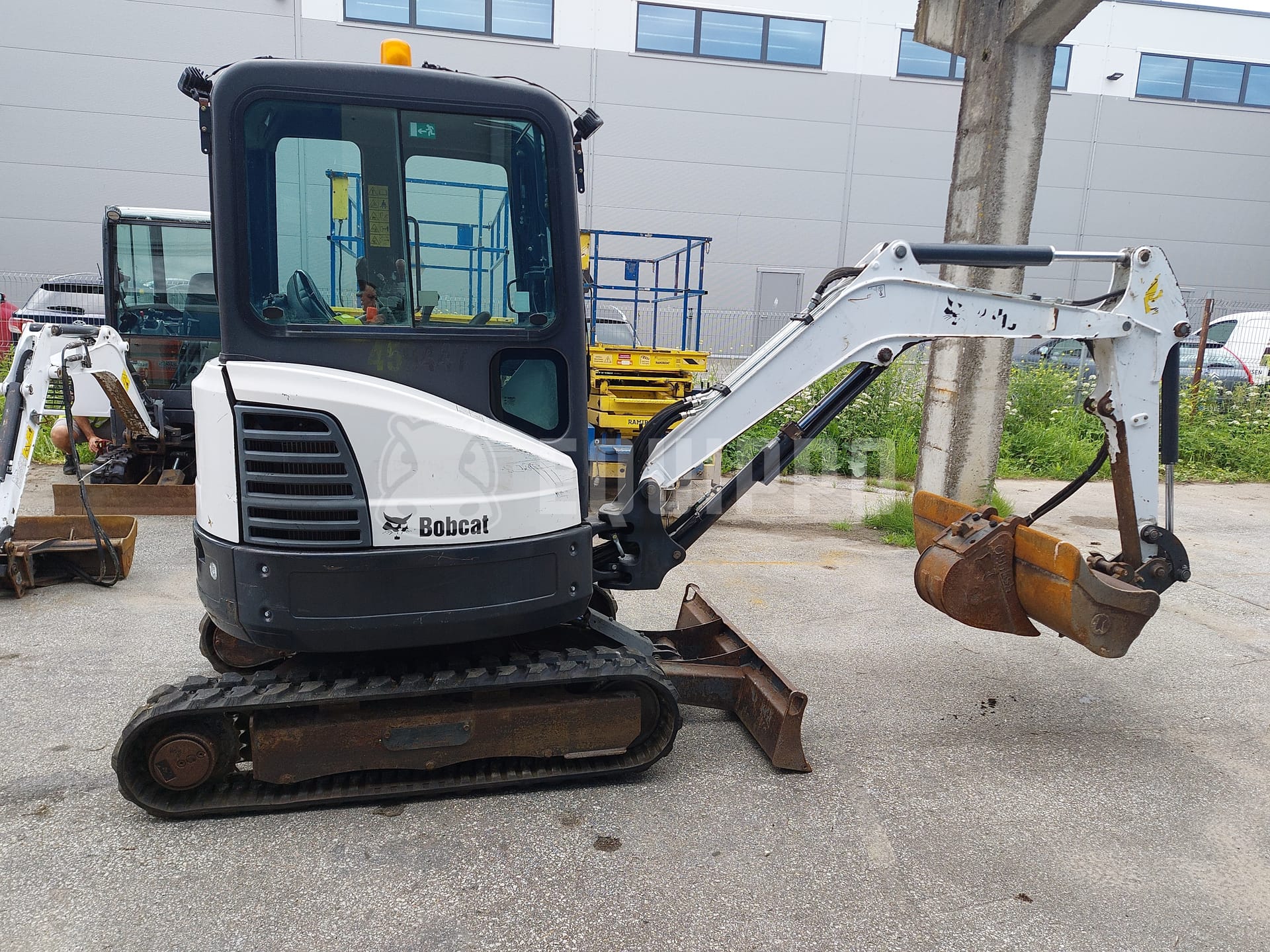 Bobcat E25 - - Mini pelle < 7t d’Occasion