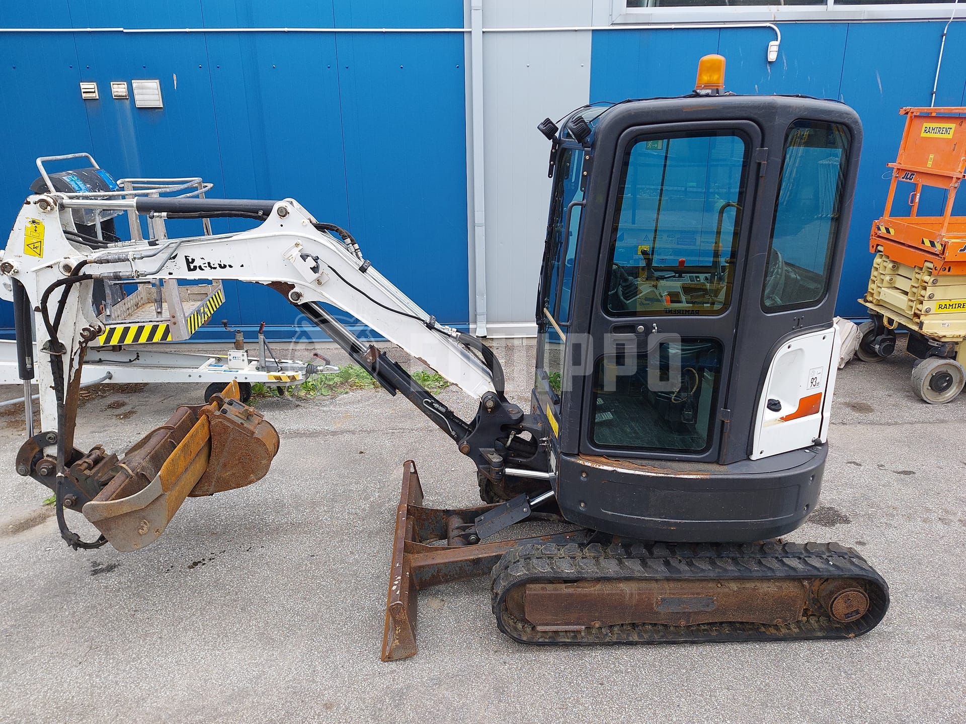 Bobcat E25 - - Mini pelle < 7t d’Occasion