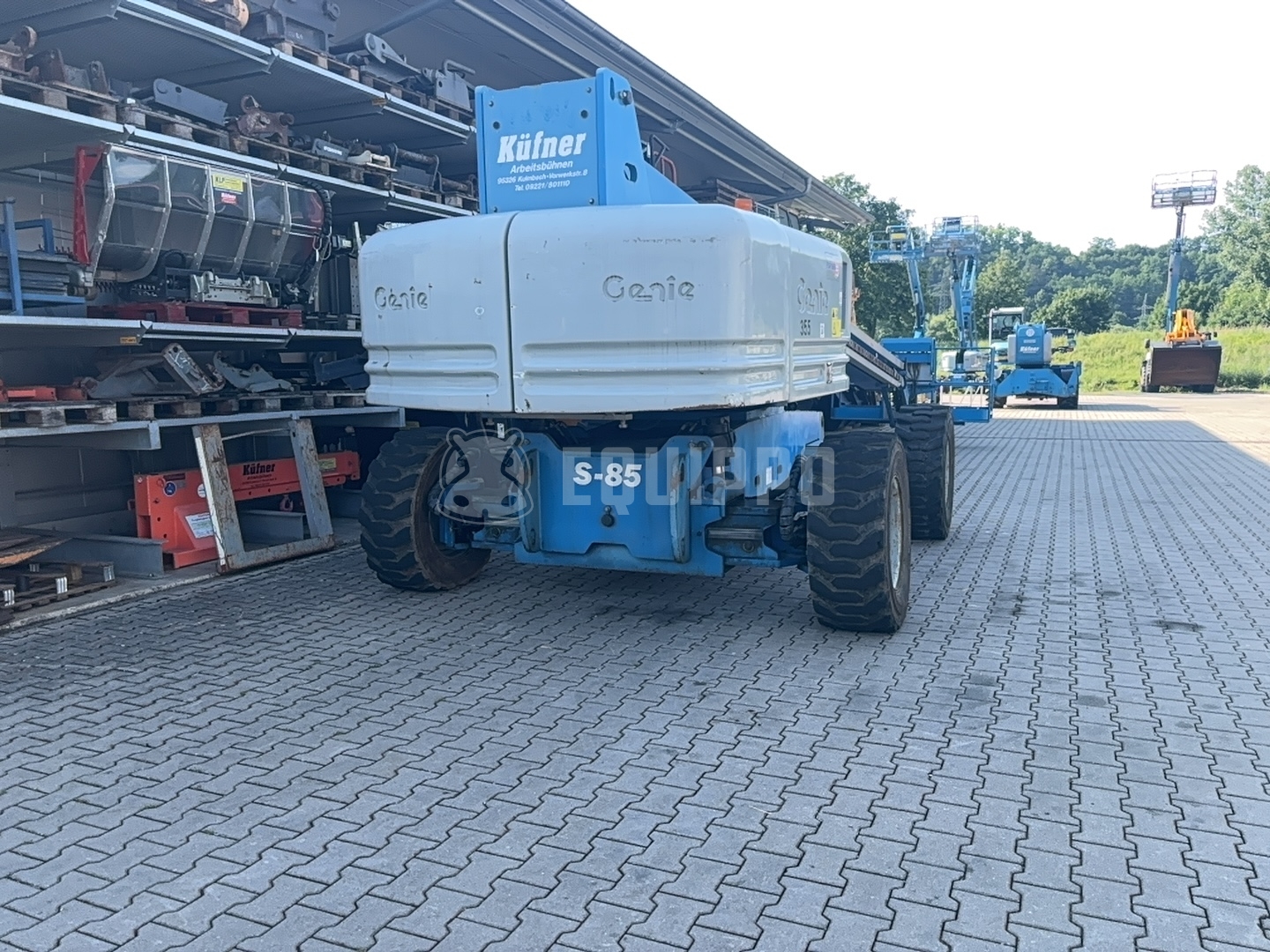 Genie S-85  - - Used Articulated Boom Lift
