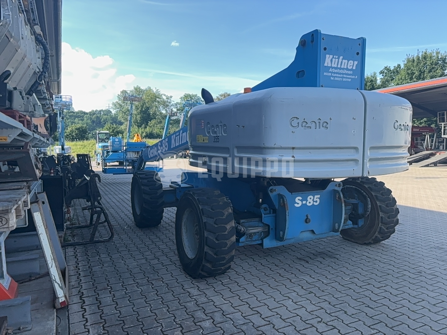 Genie S-85  - - Used Articulated Boom Lift