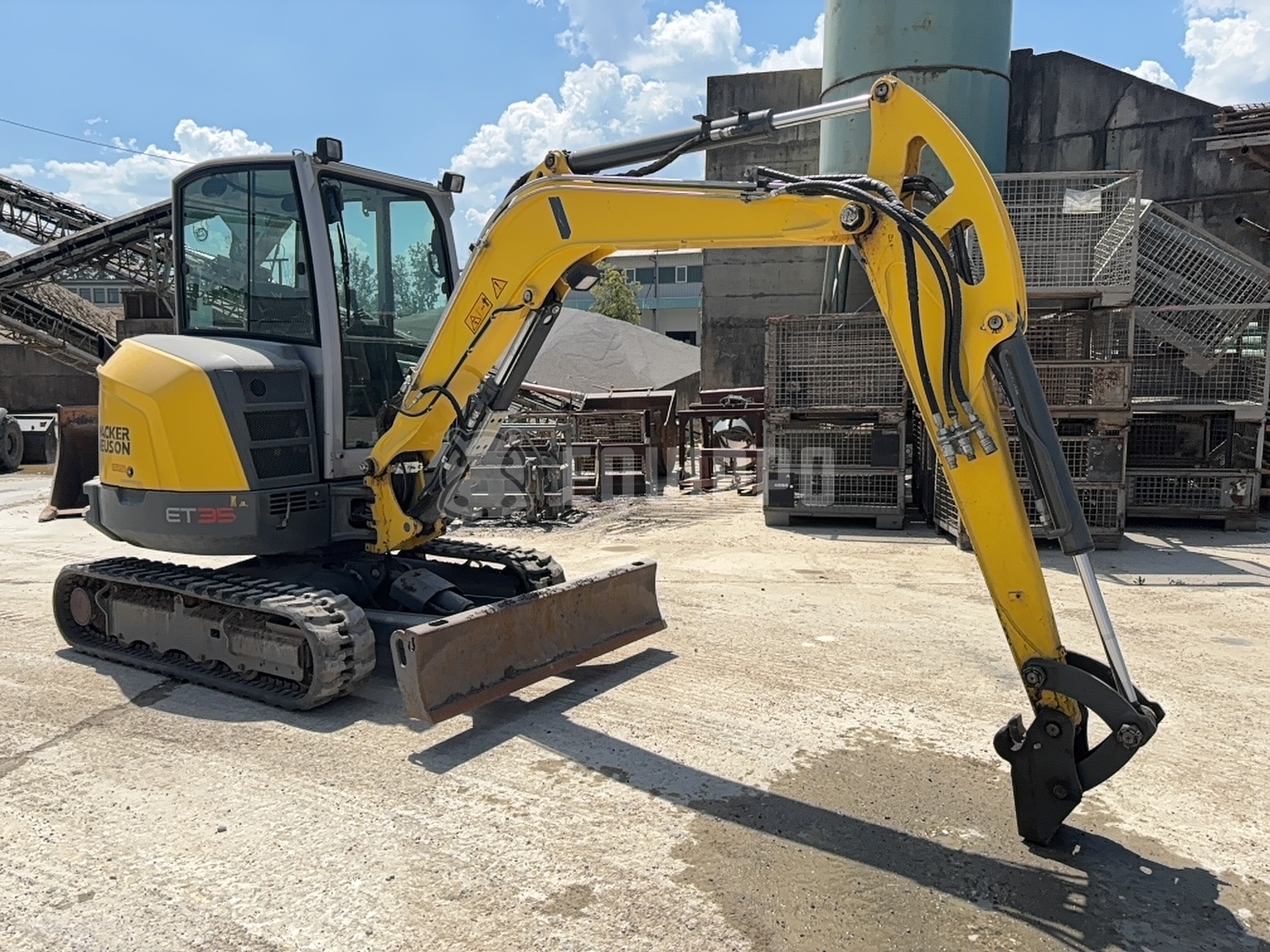 Wacker Neuson ET35 con 3 cazos de excavadora - - Mini Excavadora Usada