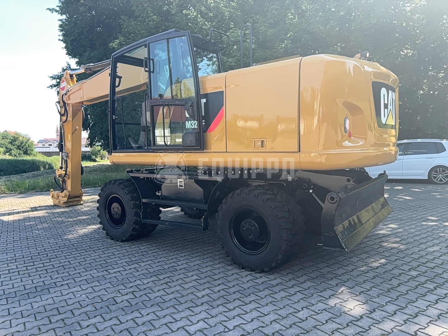 Caterpillar M320F - - Used Wheeled Excavator