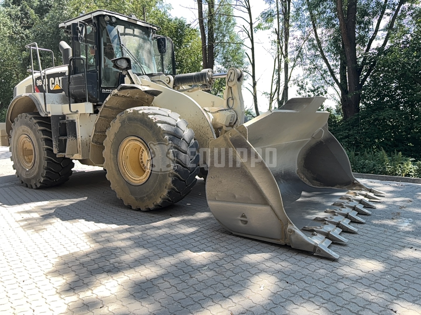 Caterpillar 966M XE  - - Chargeur sur Pneus d’Occasion