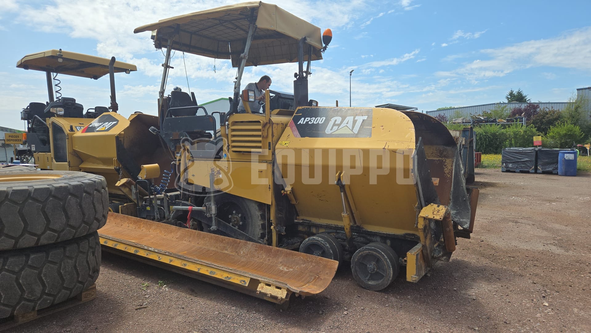 Caterpillar AP300  - - Finisseur d’Occasion