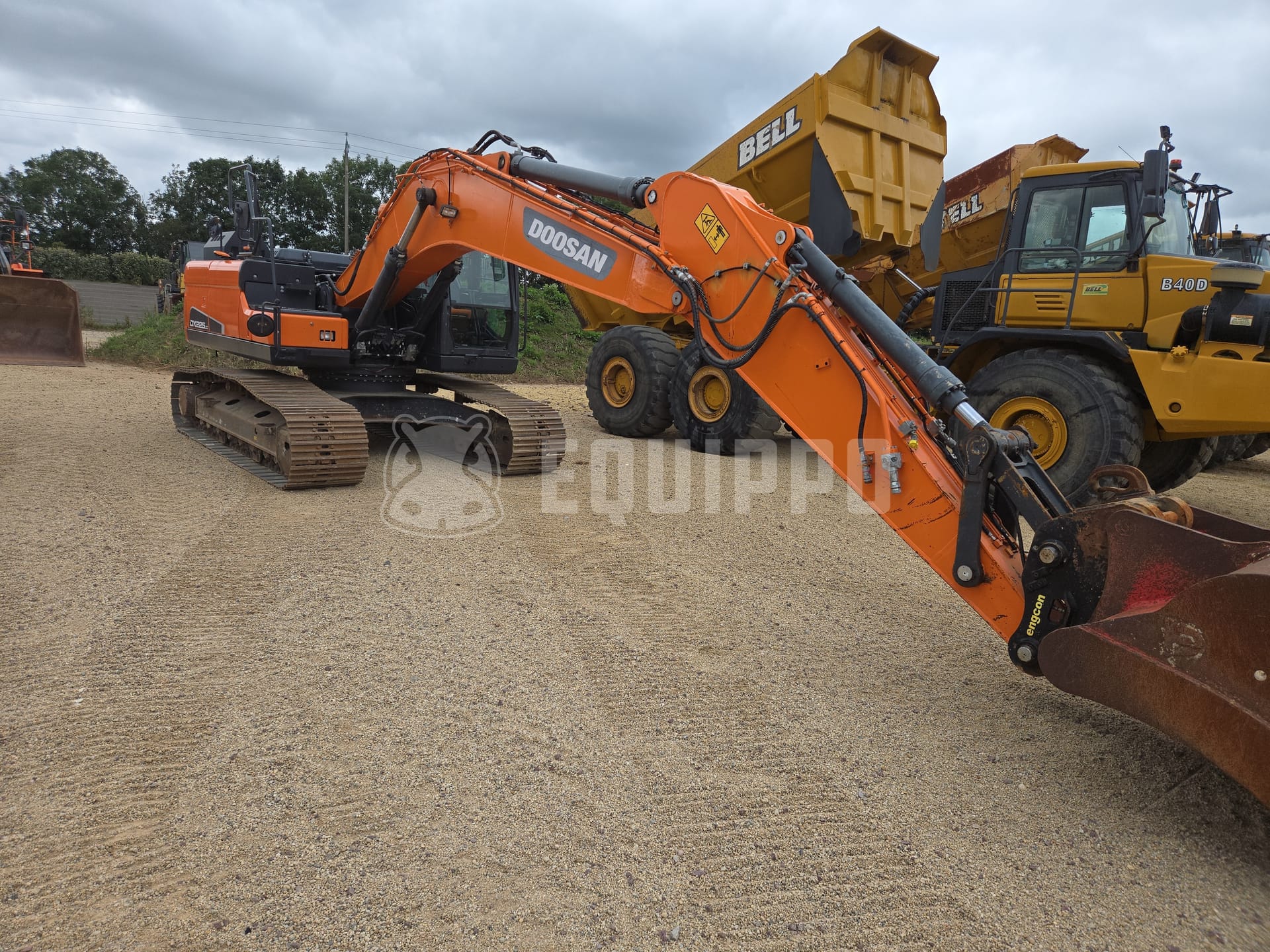 Pelle sur chenilles Doosan DX225LC-5 (2021) — occasion, 2 348 h
