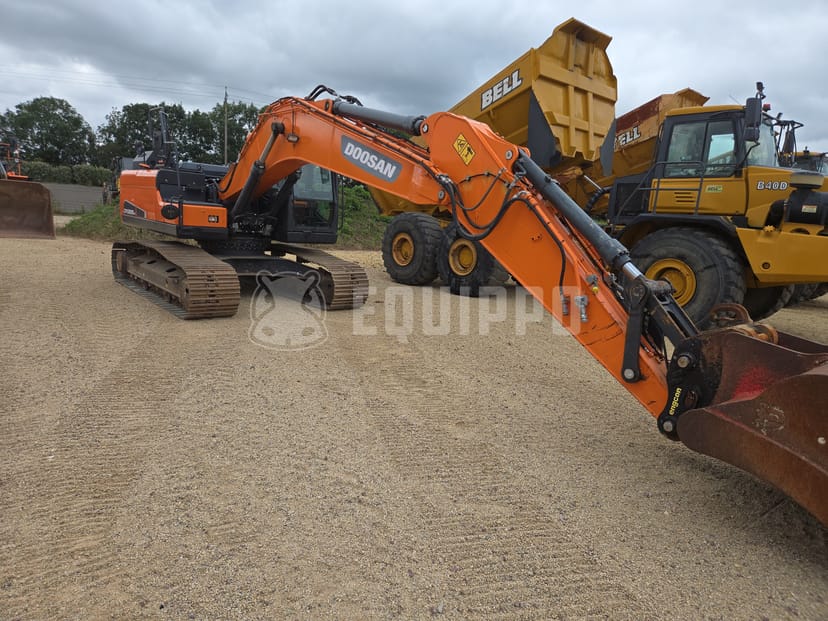 Foto van de Doosan DX225LC-5