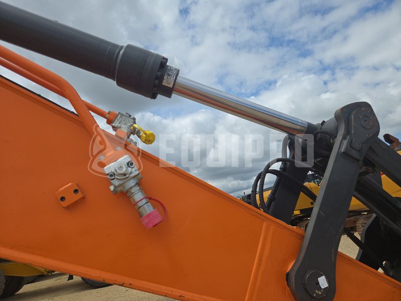 2023 Doosan DX225LC-5-48789067
