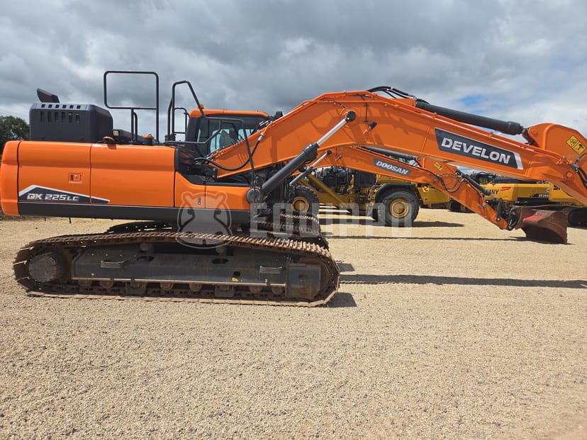 Foto van de Doosan DX225LC-5