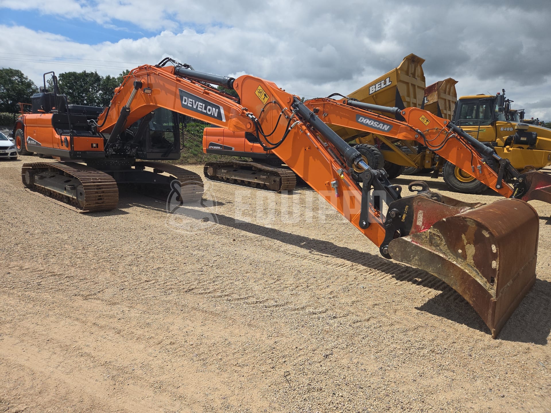 Doosan DX225LC-5  - - Gebruikte Rupsgraafmachine
