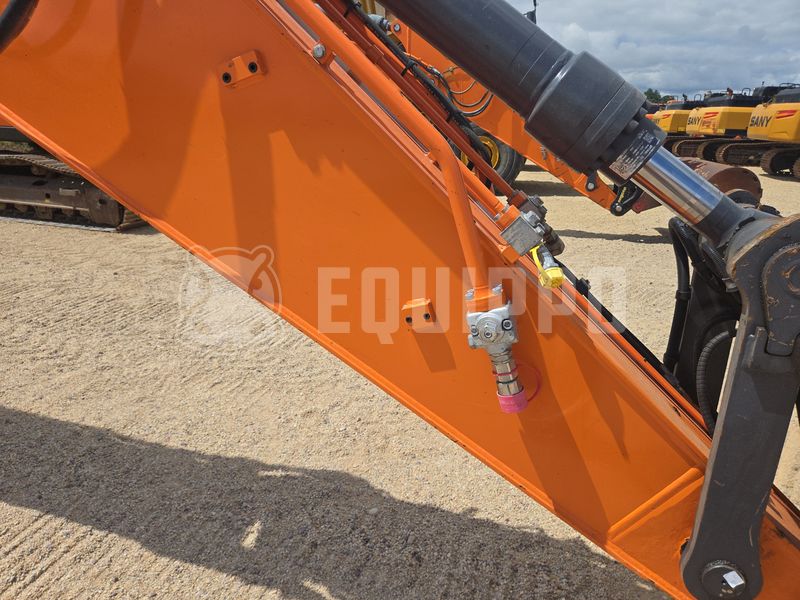 2023 Doosan DX225LC-5-48789040