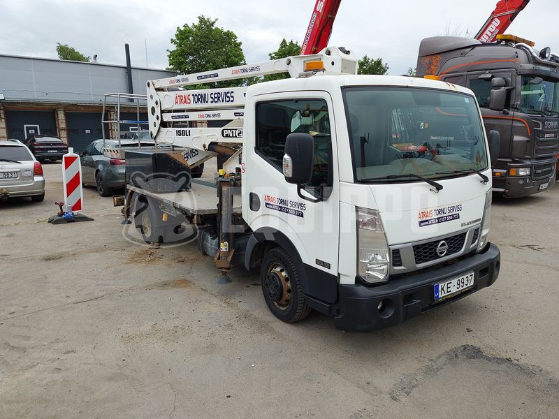 Isoli PNT205NH op NISSAN CABSTAR NT400 - - Gebruikte Hoogwerker op vrachtwagen