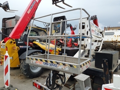 Isoli PNT205NH op NISSAN CABSTAR NT400 - - Gebruikte Hoogwerker op vrachtwagen