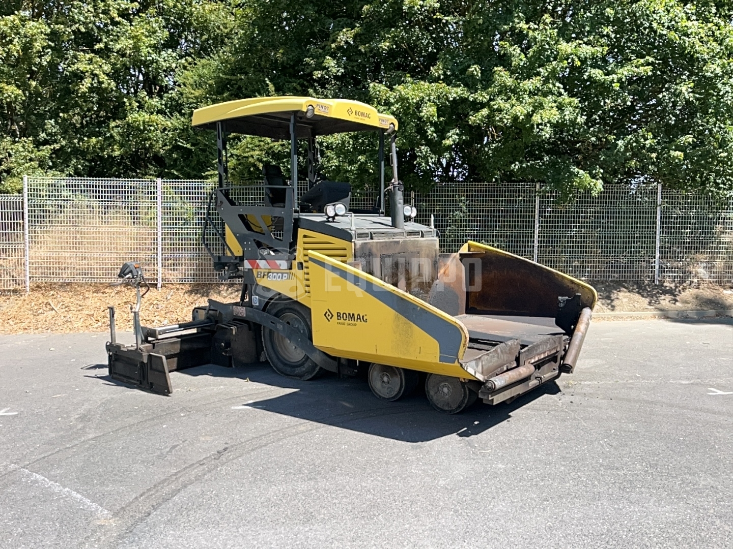 Bomag bf 300 p  - - Pavimentadora de Asfalto Usada