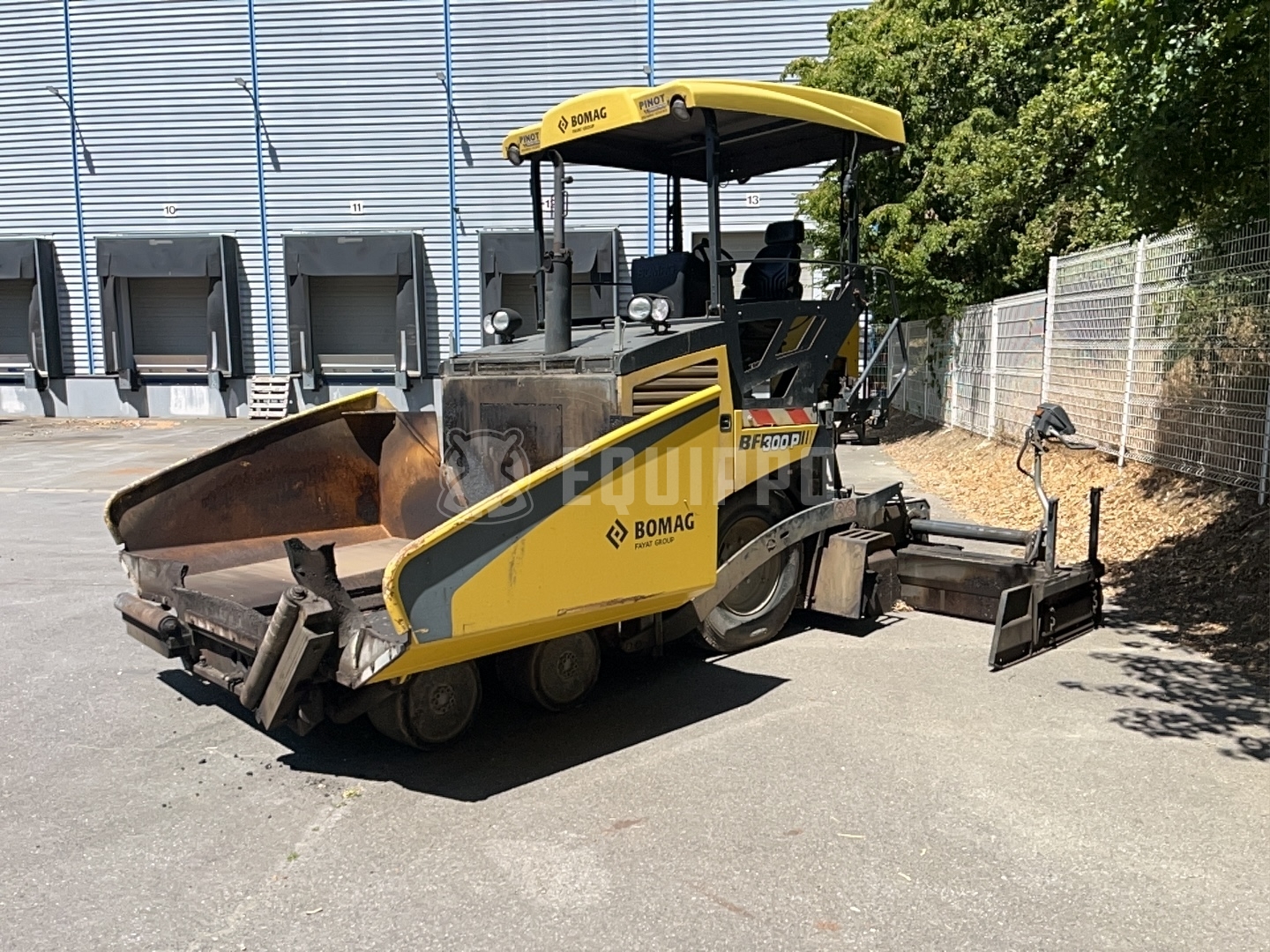 Bomag bf 300 p  - - Pavimentadora de Asfalto Usada