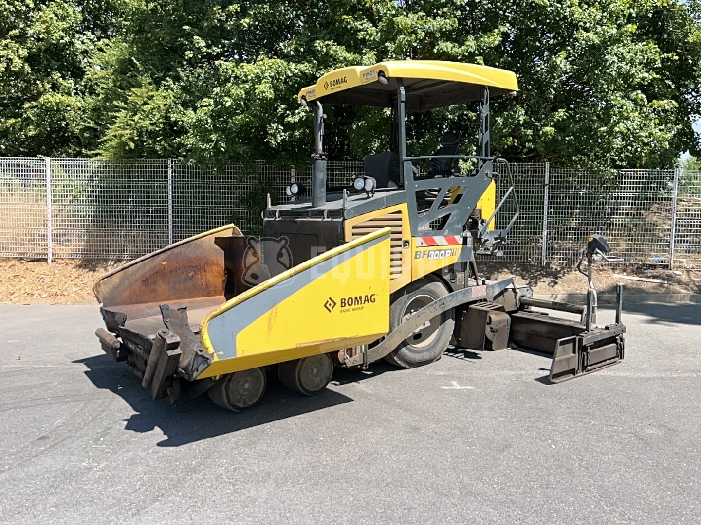 Bomag bf 300 p  - - Pavimentadora de Asfalto Usada