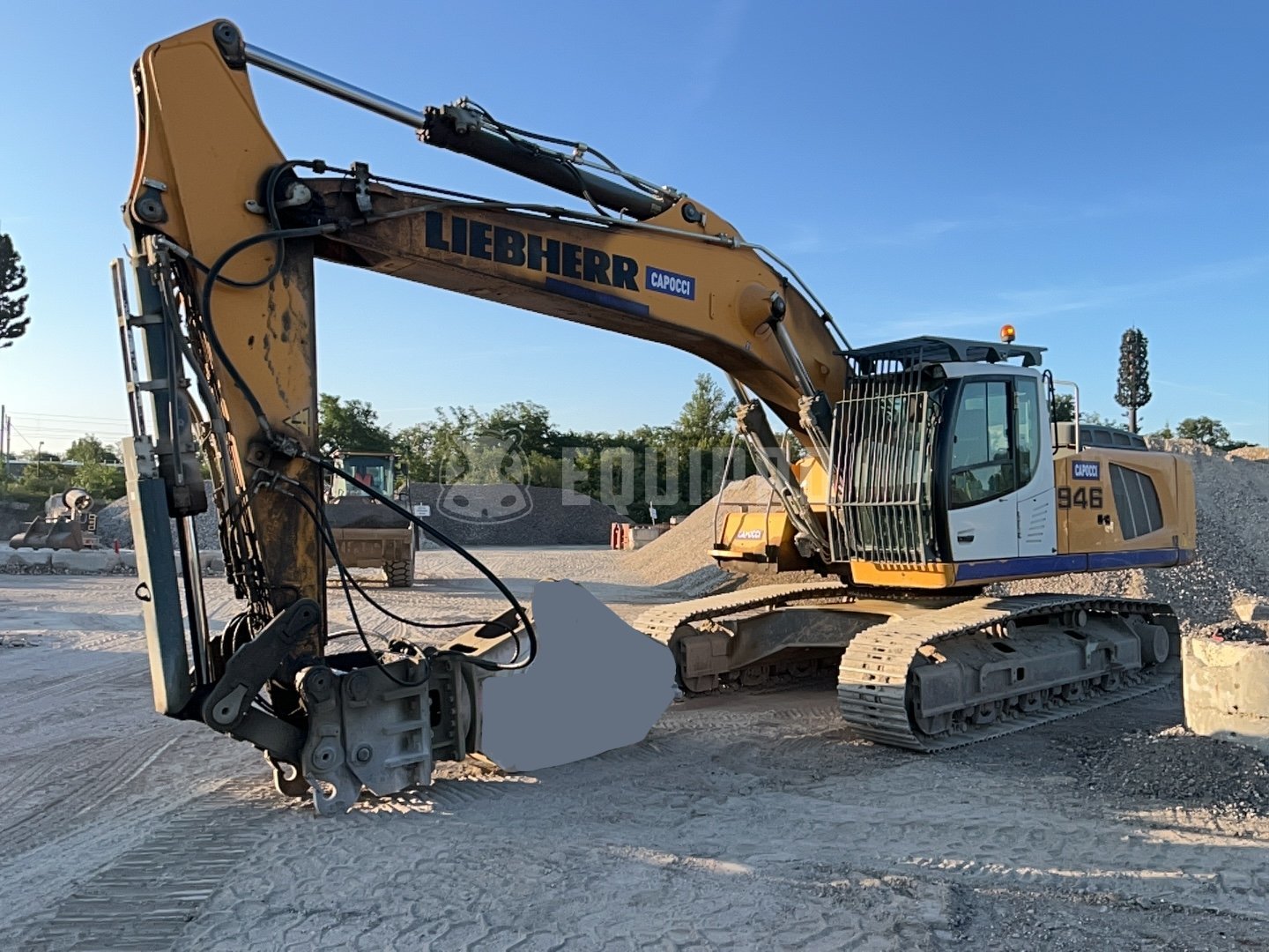 Liebherr R946 LC - - Gebruikte Rupsgraafmachine