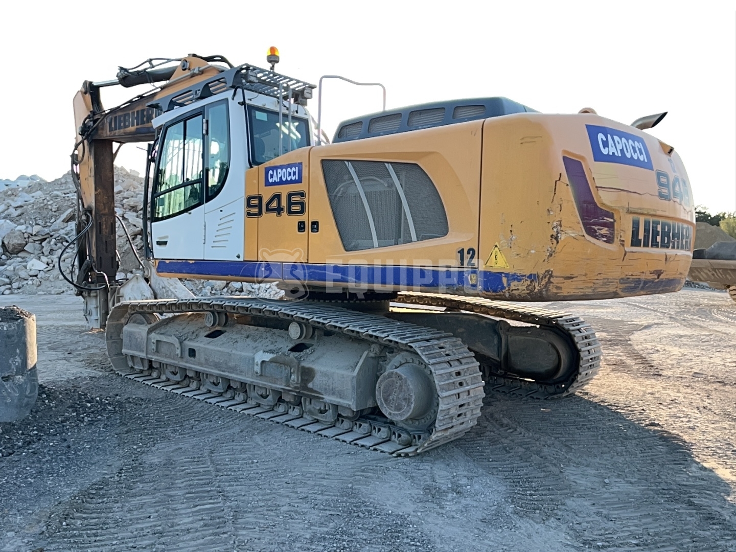 Liebherr R946 LC - - Gebruikte Rupsgraafmachine