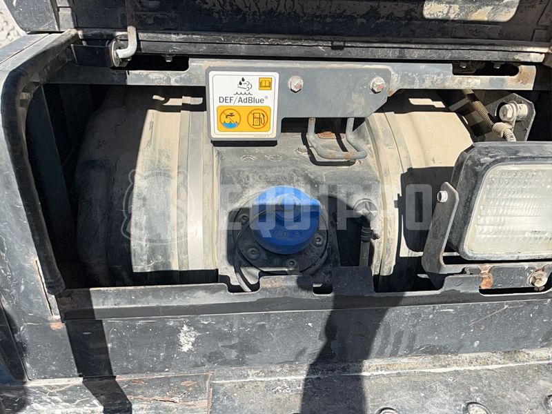 2019 هيتاشى ZX210LC-6-49009654