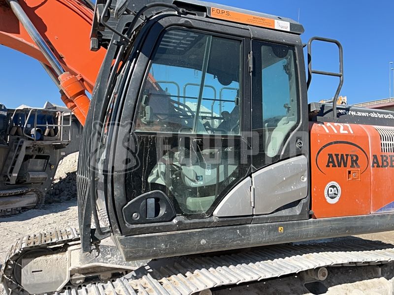2019 هيتاشى ZX210LC-6-49009624