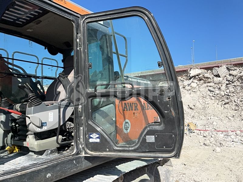 2019 هيتاشى ZX210LC-6-49009625