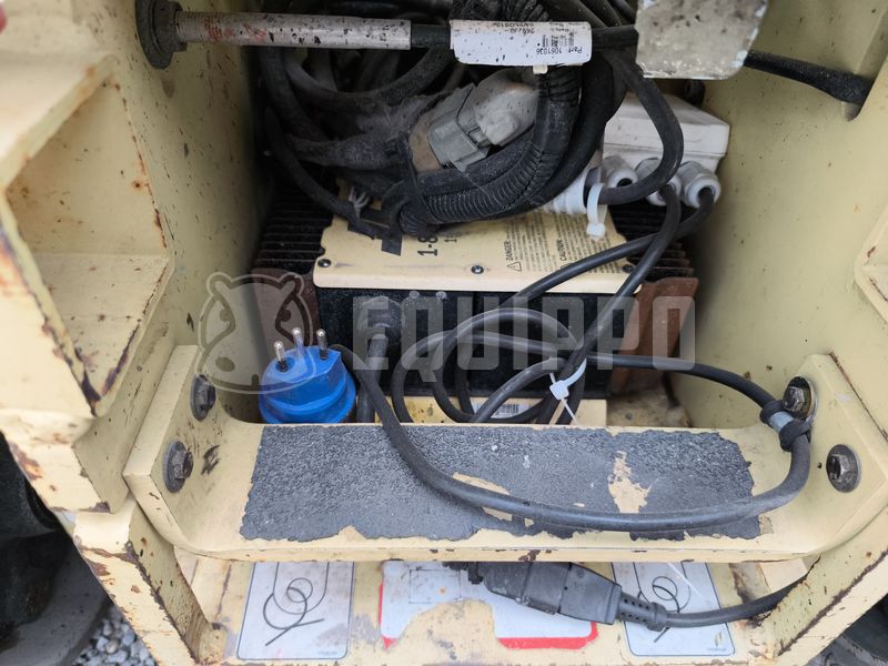 2012 جيه ال جي 1930ES-49042732
