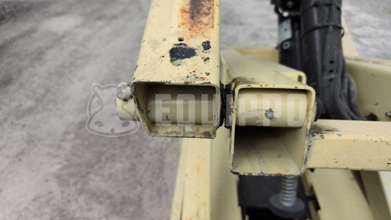 2012 جيه ال جي 1930ES-49042743