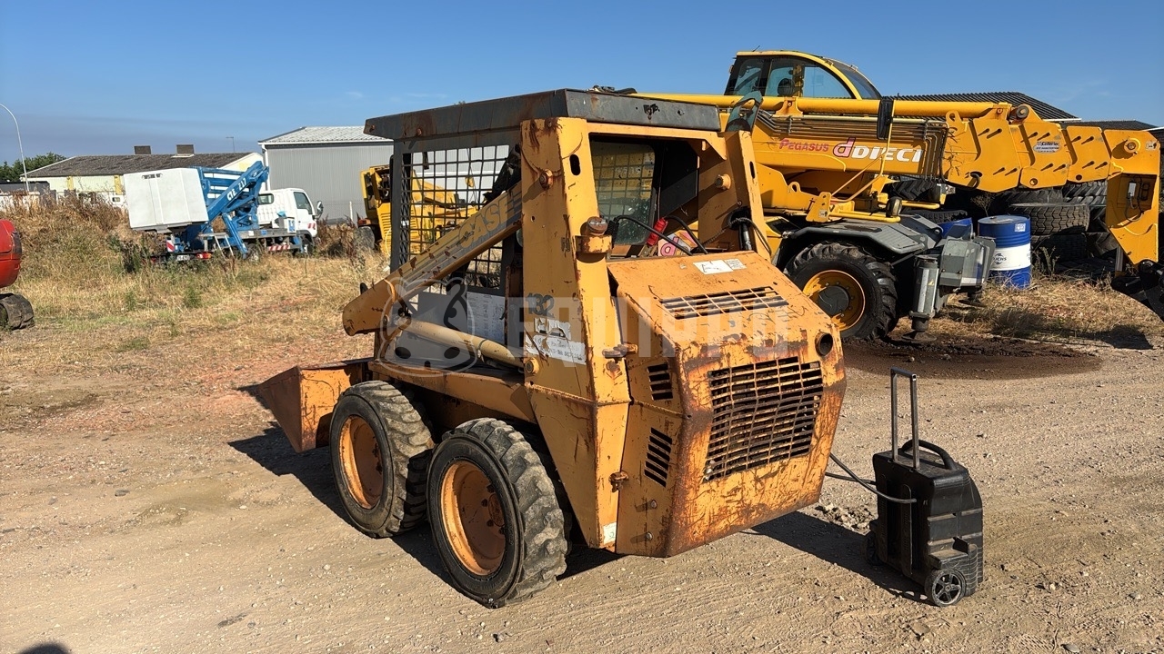 Case 1825B - - Used Wheeled Skid Steer