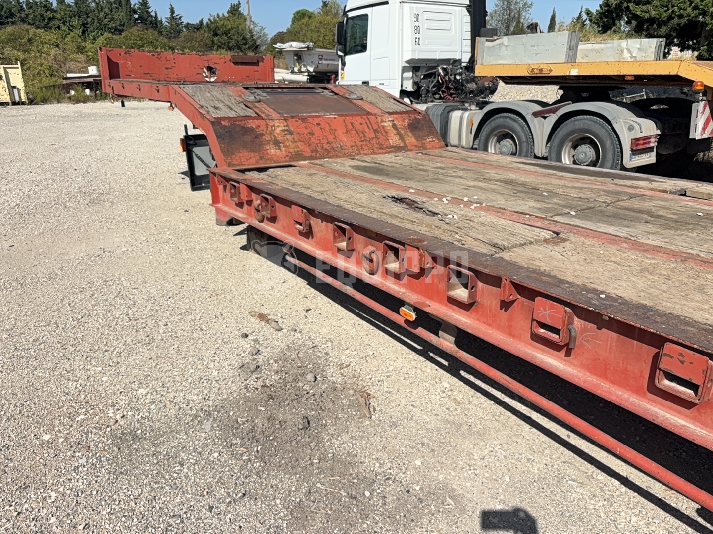 Robust Kaiser S5303 - - Semirremolque de Cama Baja Usada