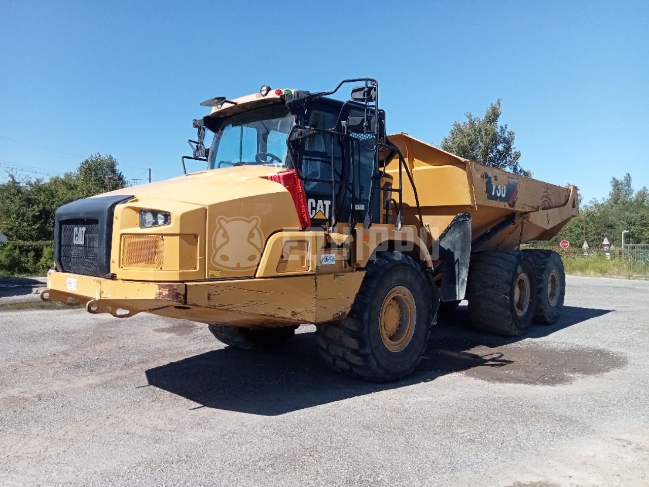 Caterpillar 730 - - Dúmper Usada