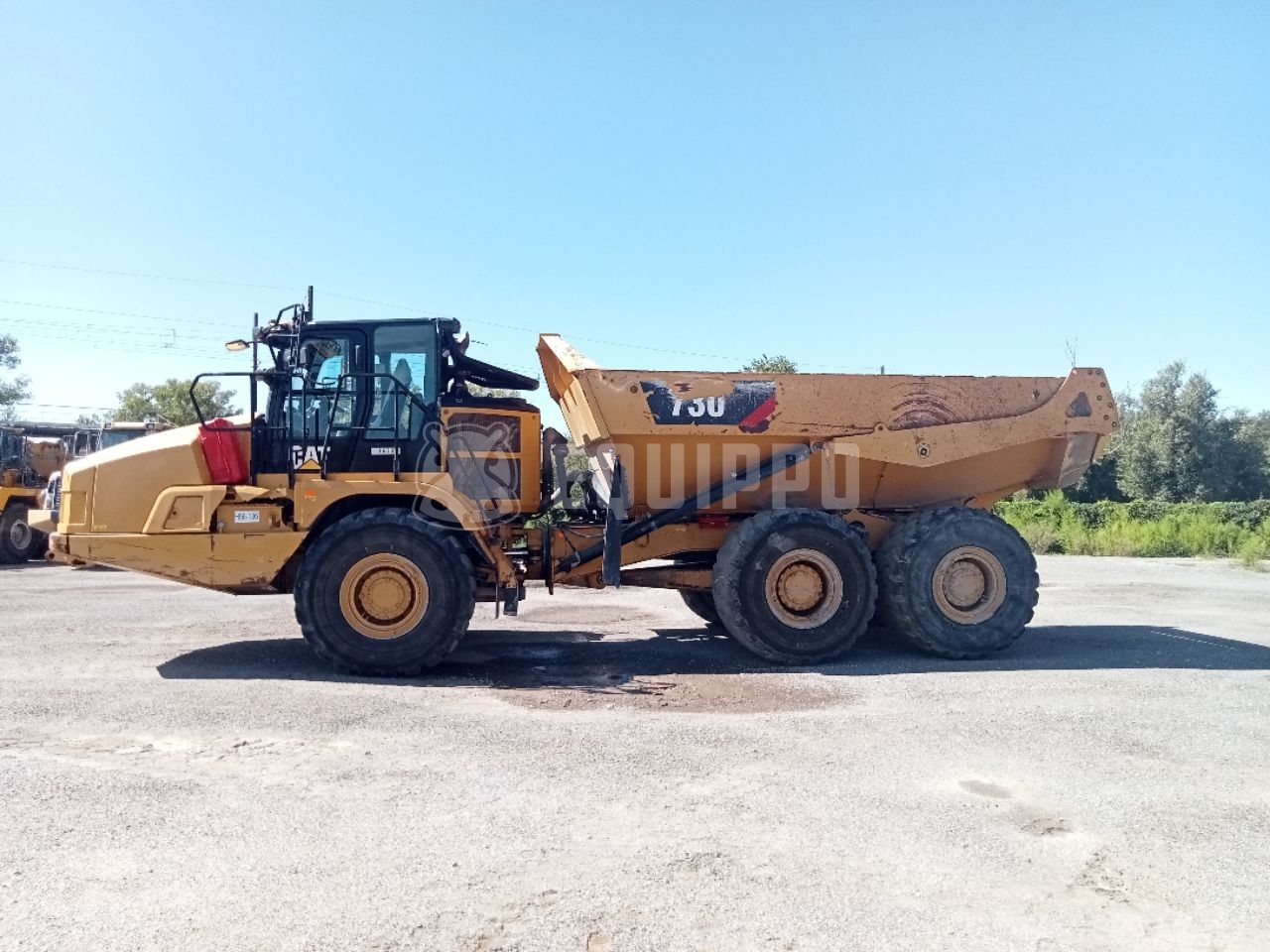 Caterpillar 730 - - Dúmper Usada