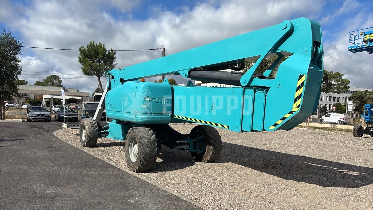 Genie Z-135 - - Gebruikte Knikarmhoogwerker