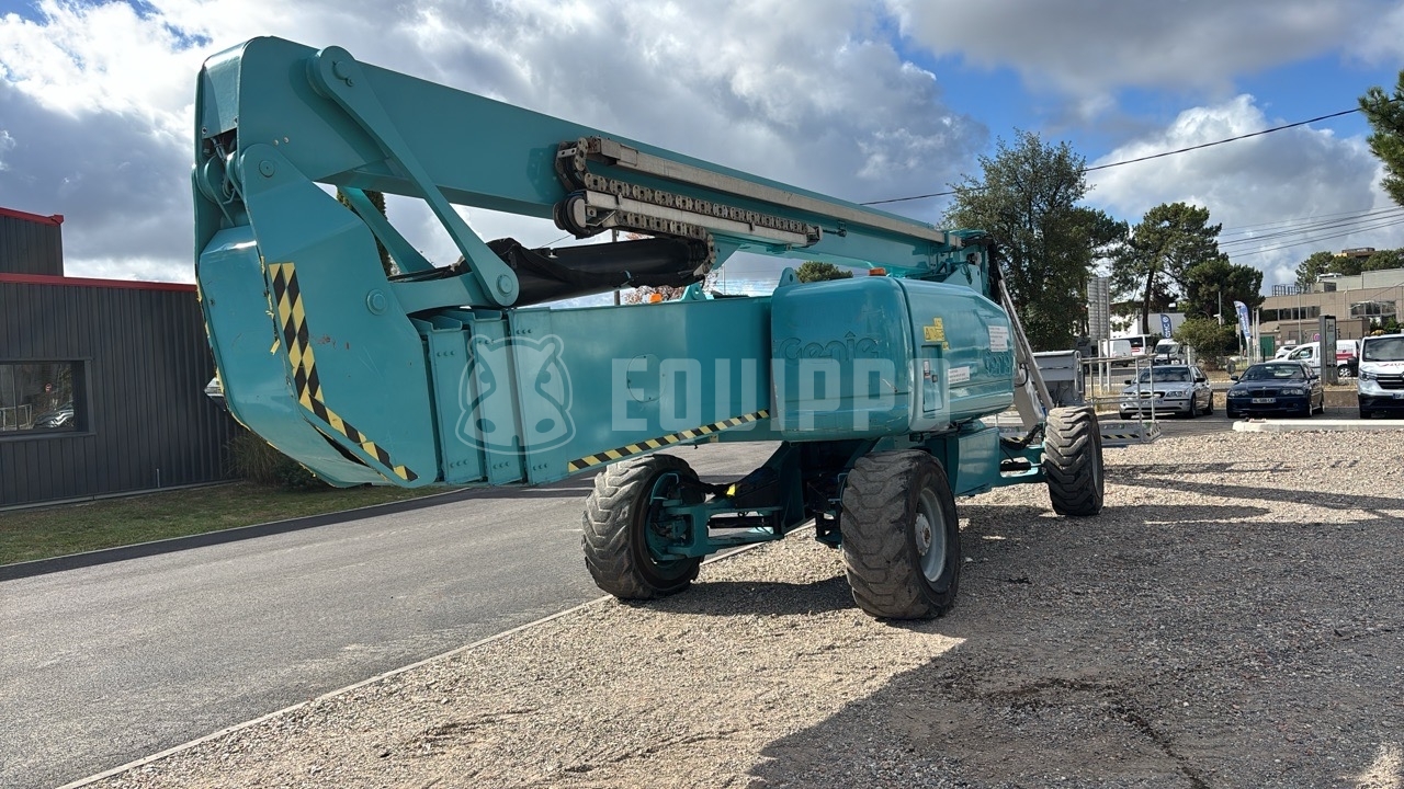 Genie Z-135 - - Gebruikte Knikarmhoogwerker
