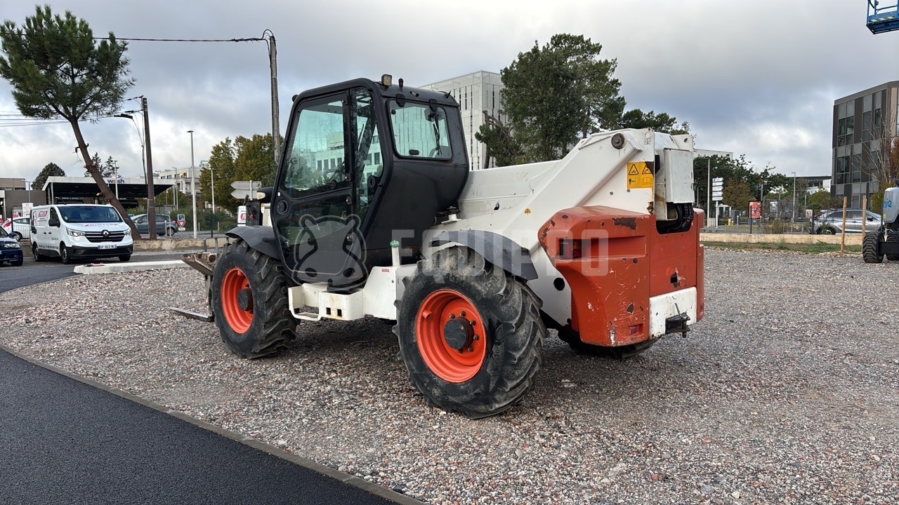 Bobcat T40140 - - Manipuladora Telescópica Usada