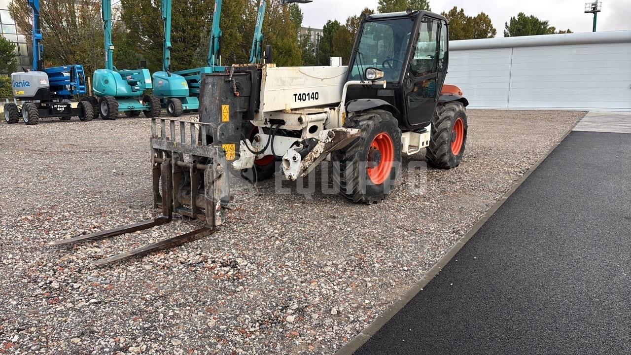 Bobcat T40140 - - Manipuladora Telescópica Usada