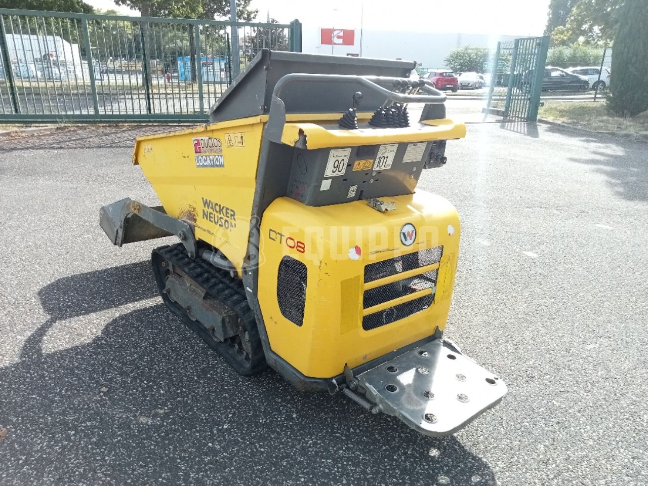 Wacker Neuson DT08  - - Tracked Dumper Usada